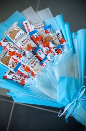 Kinder Schoko in Blau