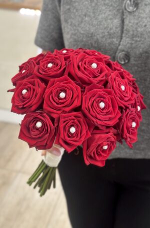 Brautstrauß "Rot mit Perlen"