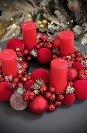 Adventkranz in samt rot