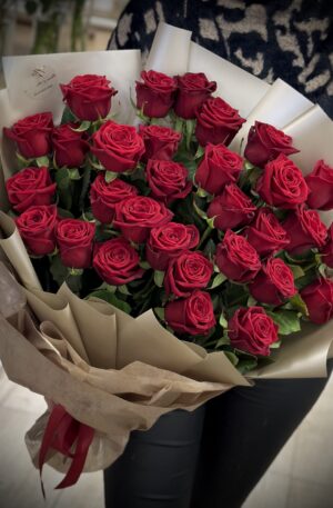 Rote Rosen in gold 30st