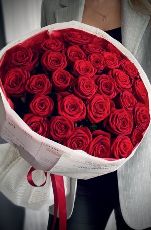 Rote Rosen in weiß 29st